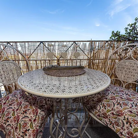 Artistic House בארי