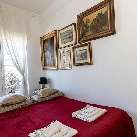 Artistic House Bed & Breakfast