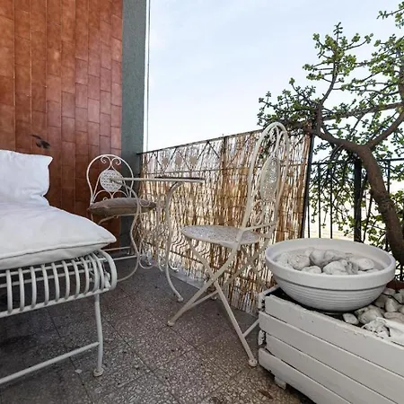 Bed & Breakfast Artistic House Bari